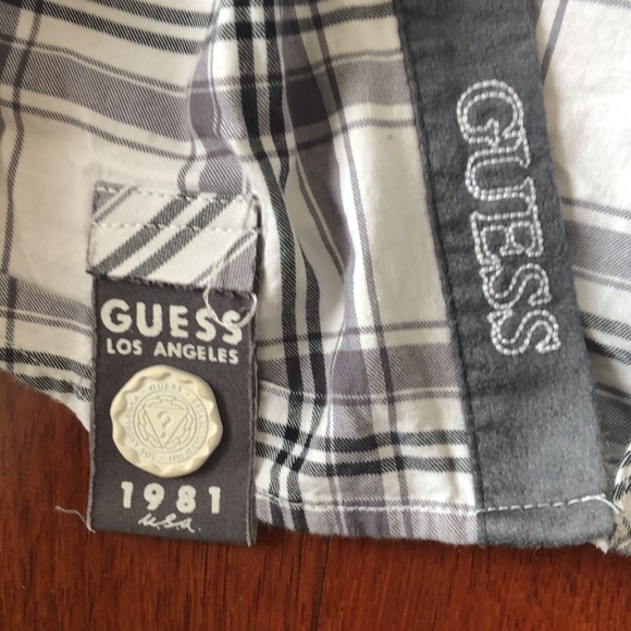Grey and White Guess Polo Size 16/18 - Picture 4 of 4